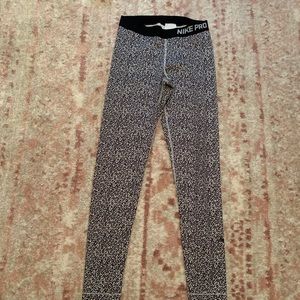 Nike Pro Workout Leggings